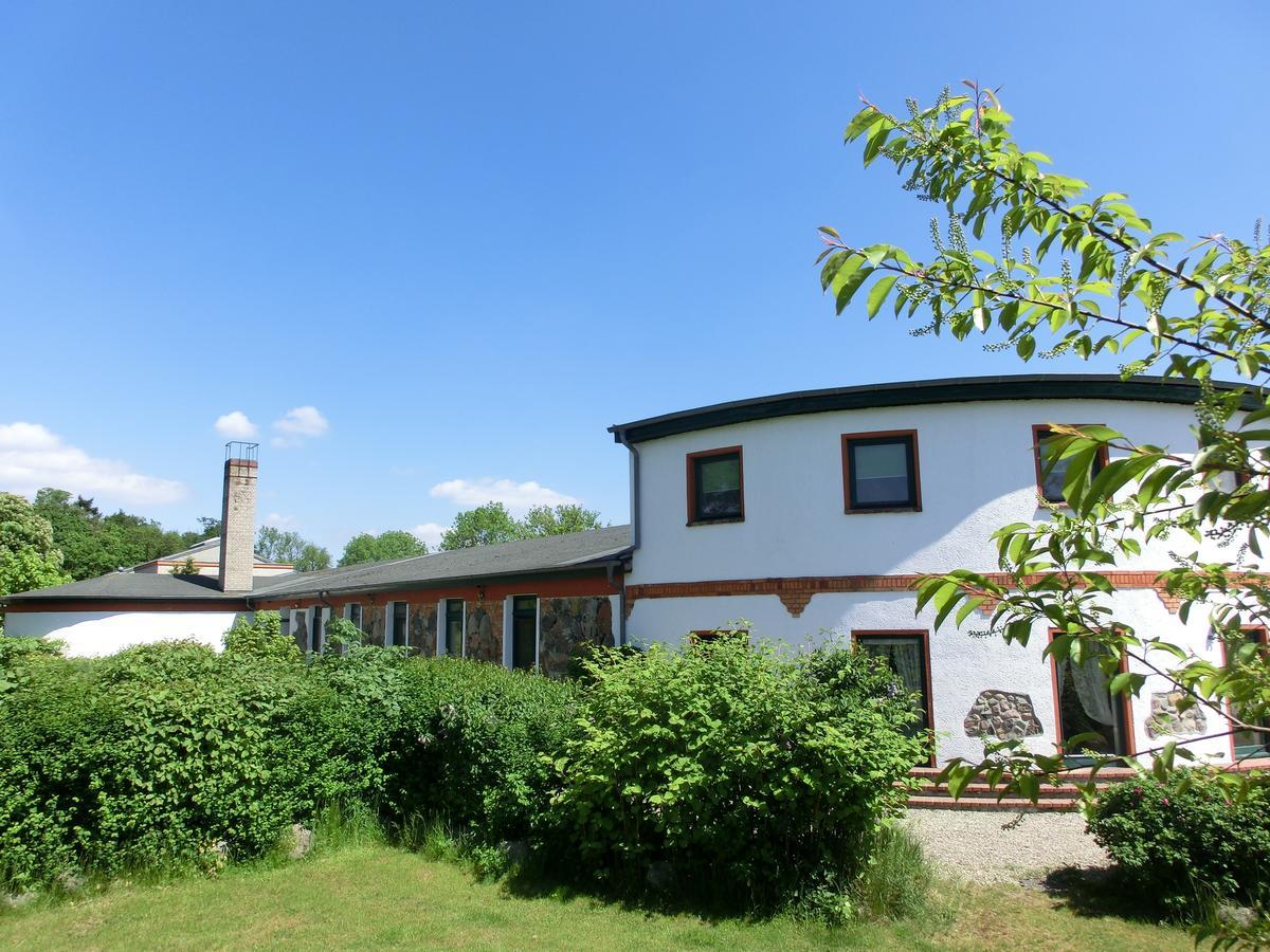 Domane Neu Gaarz Hostel Exterior foto